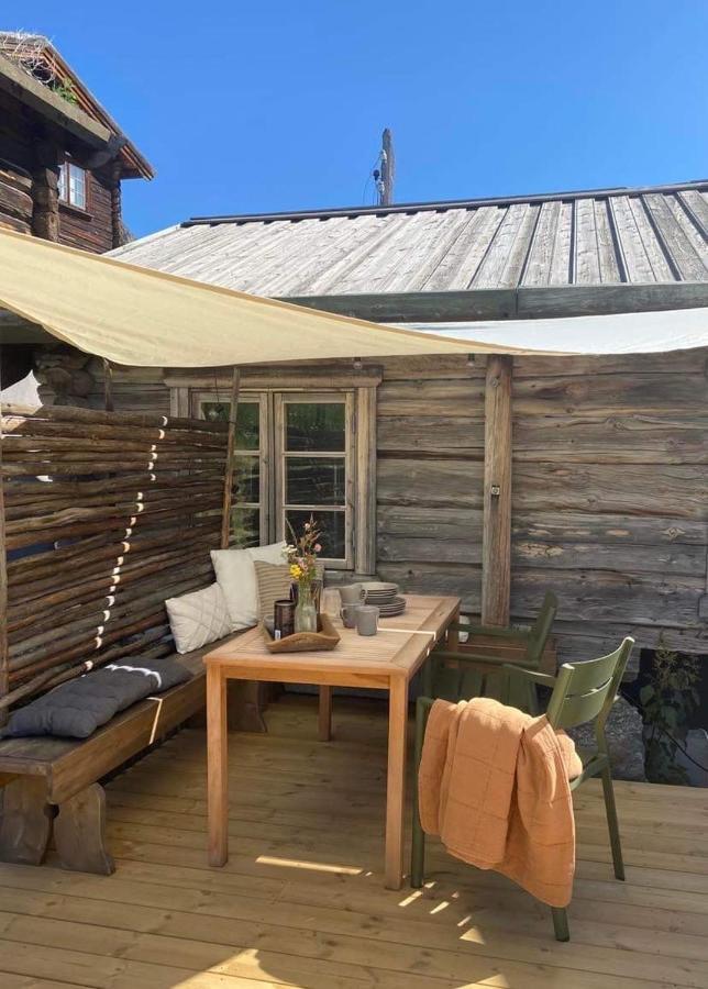 Sauefjoset - Idyllisk Gardstun Fra 1800-Tallet Skjåk Exterior photo